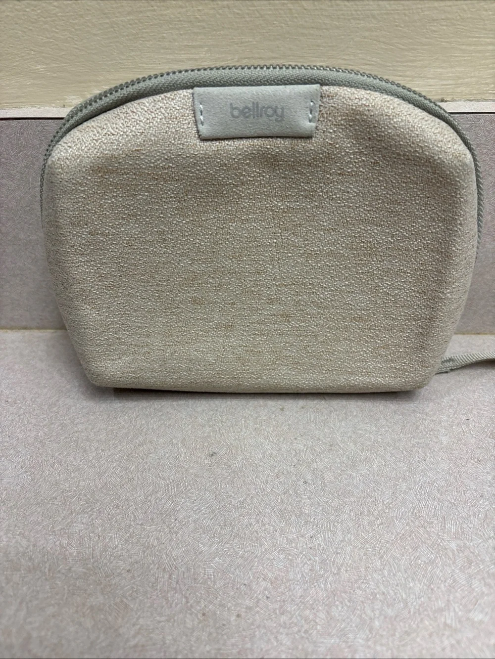 Bellroy Toiletry Dopp Kit Travel Pouch Bag Organizer Beige Zip Secure Unisex